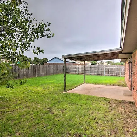 Lubbock Home With Backyard - 6 Mi To Texas Tech-3