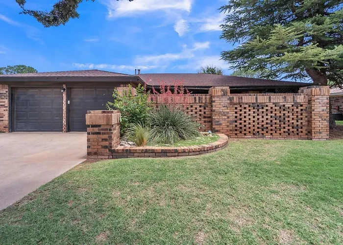 Homestead House - In Shadow Hills Golf Course Division Home