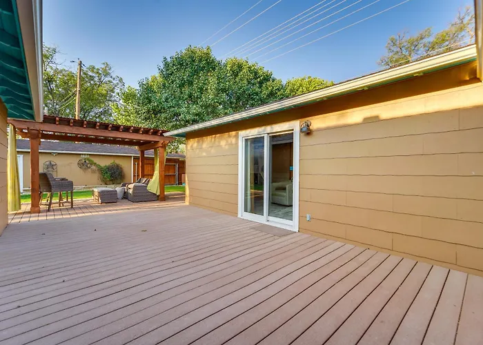 Lovely Lubbock Home W/ Furnished Deck & Grill