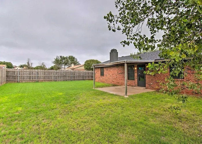 Lubbock Home With Backyard - 6 Mi To Texas Tech